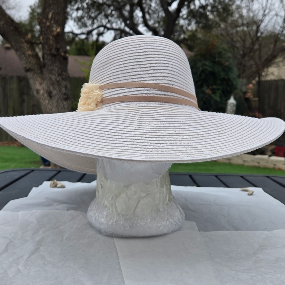 August Hats Wide Brim Hat Elegant Whimsical Woven 100% Paper